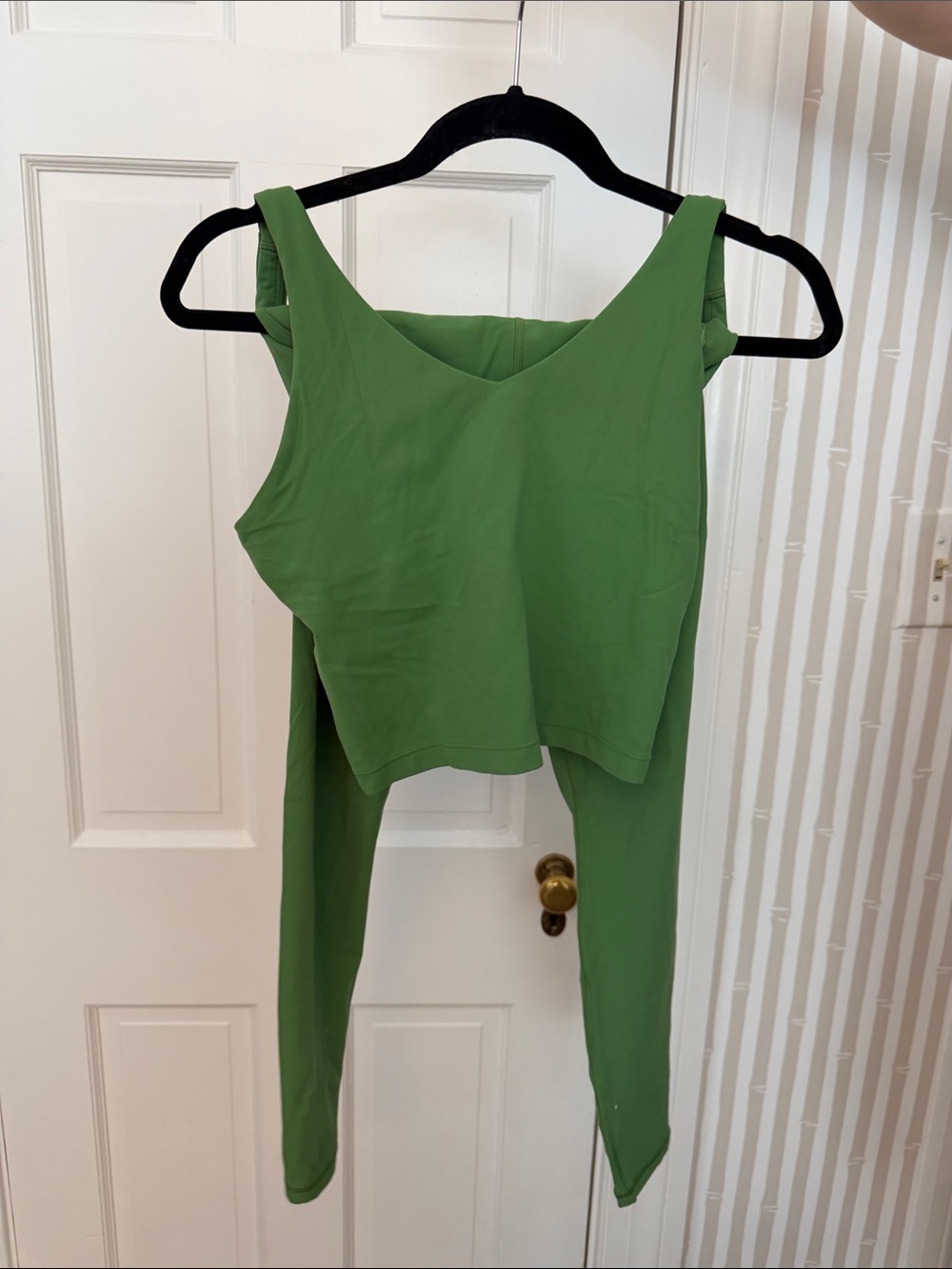 Athleta Green Sleeveless Crop Tank Top